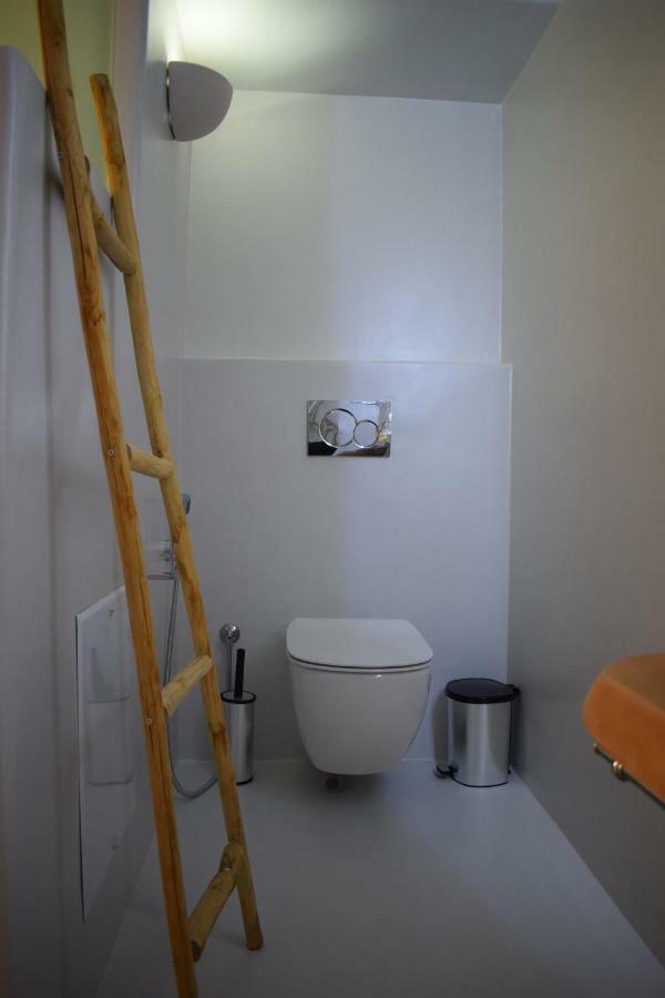 Aeolus Apartment